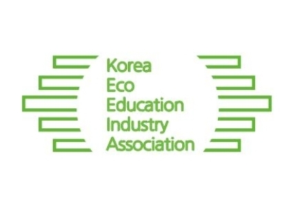사단법인 한국친환경교육산업협회 BI 로고